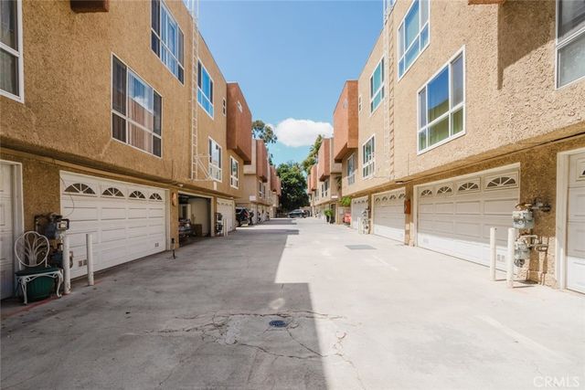 7319 Hazeltine Avenue 4, Van Nuys, CA 91405