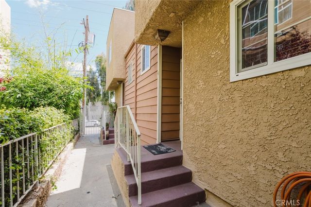 7319 Hazeltine Avenue 4, Van Nuys, CA 91405