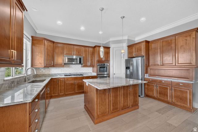 5119 N RAVENCREST LN, Lehi, UT 84043