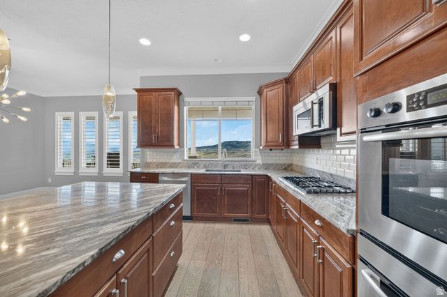 5119 N RAVENCREST LN, Lehi, UT 84043