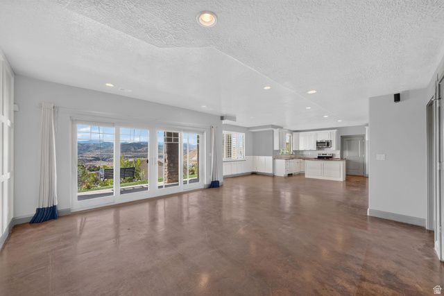 5119 N RAVENCREST LN, Lehi, UT 84043