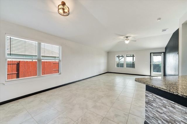 160 Sun Ray DR, Kyle, TX 78640