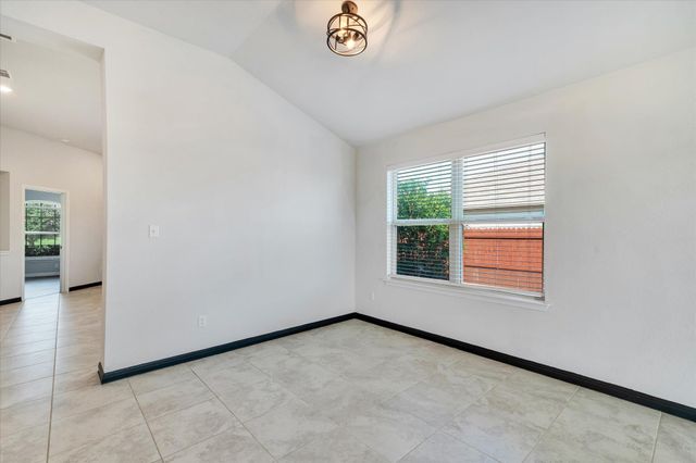 160 Sun Ray DR, Kyle, TX 78640