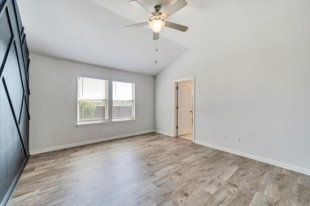 160 Sun Ray DR, Kyle, TX 78640
