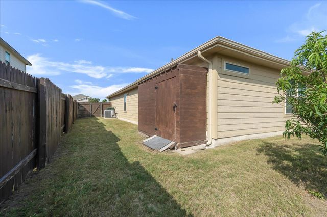 160 Sun Ray DR, Kyle, TX 78640
