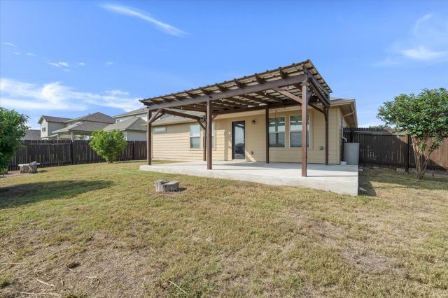 160 Sun Ray DR, Kyle, TX 78640