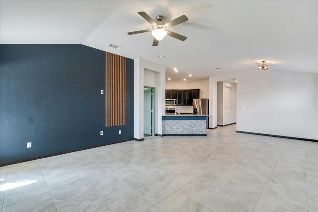 160 Sun Ray DR, Kyle, TX 78640