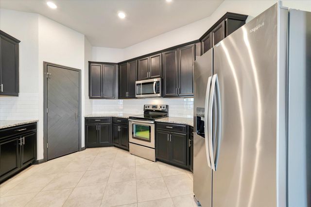 160 Sun Ray DR, Kyle, TX 78640