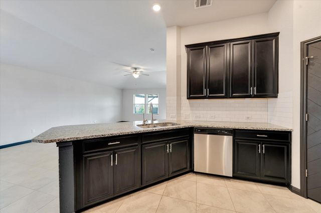 160 Sun Ray DR, Kyle, TX 78640