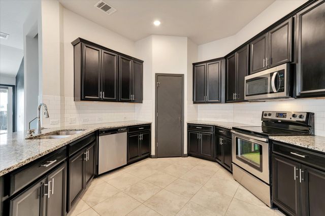 160 Sun Ray DR, Kyle, TX 78640