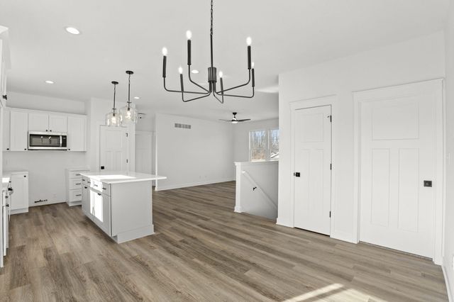 543 Scenic View Avenue, Valparaiso, IN 46385