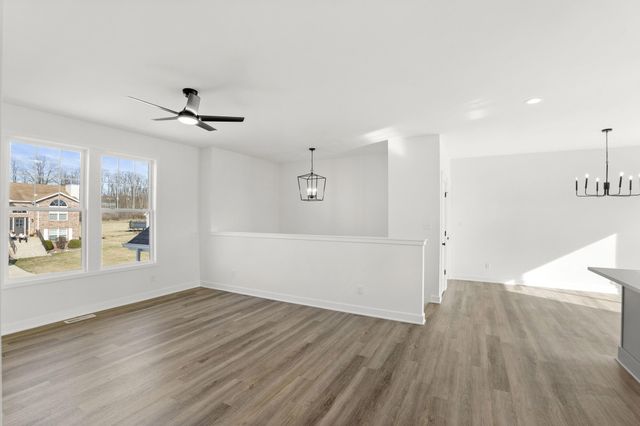 543 Scenic View Avenue, Valparaiso, IN 46385