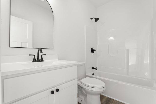 543 Scenic View Avenue, Valparaiso, IN 46385