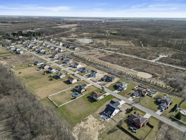 543 Scenic View Avenue, Valparaiso, IN 46385