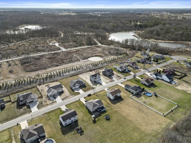 543 Scenic View Avenue, Valparaiso, IN 46385