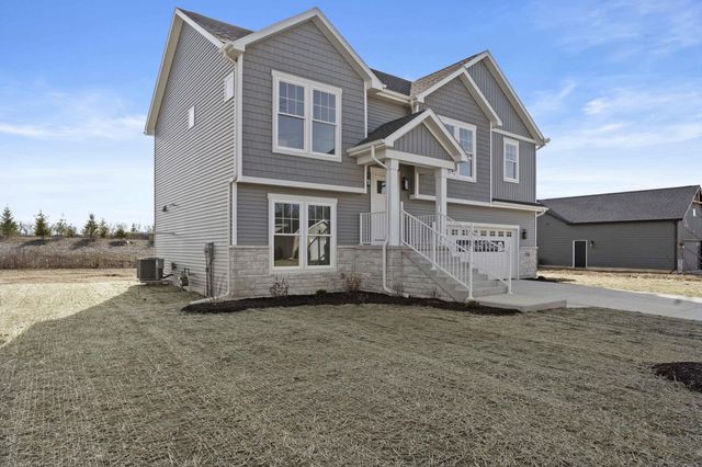 543 Scenic View Avenue, Valparaiso, IN 46385
