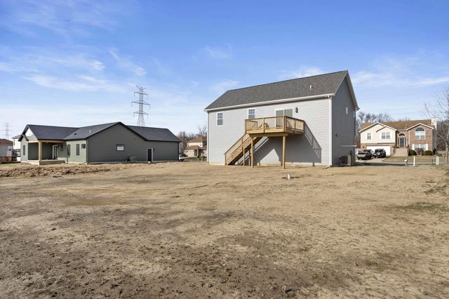 543 Scenic View Avenue, Valparaiso, IN 46385
