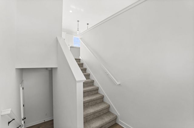 543 Scenic View Avenue, Valparaiso, IN 46385