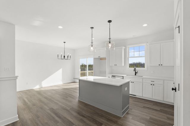 543 Scenic View Avenue, Valparaiso, IN 46385