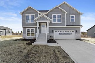 543 Scenic View Avenue, Valparaiso, IN 46385