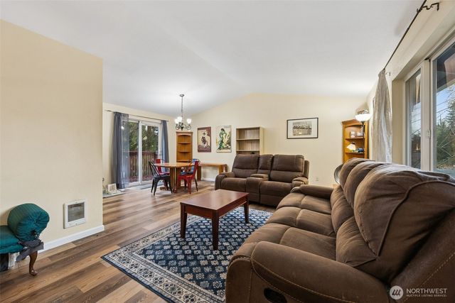 20203 Larita Drive E, Bonney Lake, WA 98391