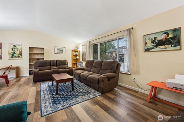 20203 Larita Drive E, Bonney Lake, WA 98391