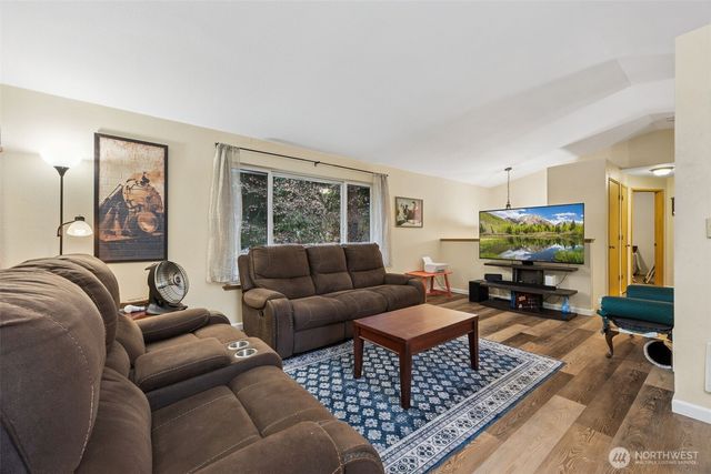 20203 Larita Drive E, Bonney Lake, WA 98391