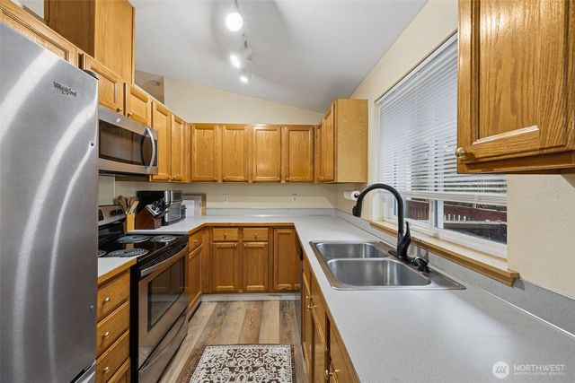 20203 Larita Drive E, Bonney Lake, WA 98391