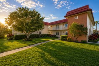 98 Spring Lake Drive 103, Vero Beach, FL 32962