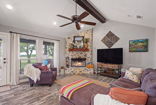 3207 FM 2048, Boyd, TX 76023