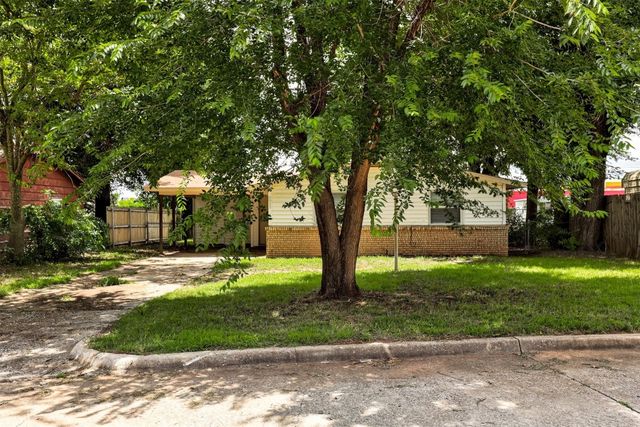 4025 Parkwoods Lane, Midwest City, OK 73110