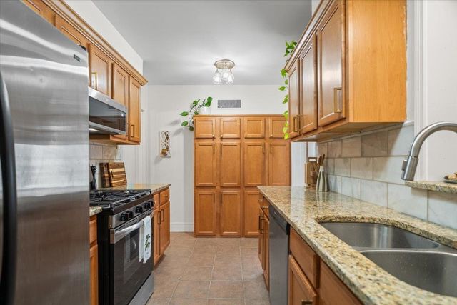 163 N MENDENHALL RD, Memphis, TN 38117