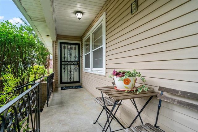 163 N MENDENHALL RD, Memphis, TN 38117