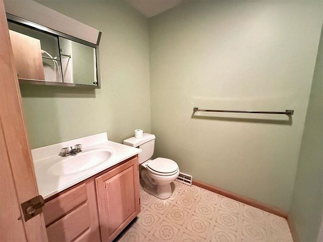 124 Flory Heights, Rutland Town, VT 05736