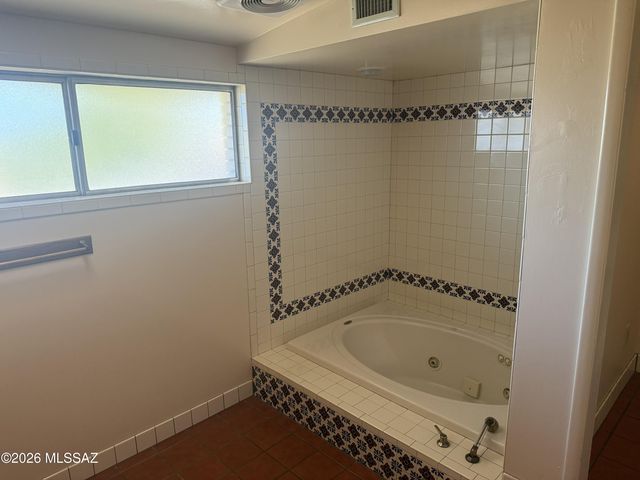 9432 E El Cajon Drive, Tucson, AZ 85710