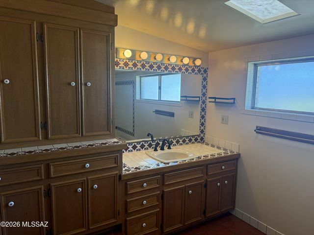 9432 E El Cajon Drive, Tucson, AZ 85710