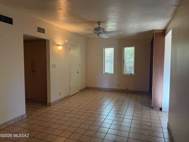 9432 E El Cajon Drive, Tucson, AZ 85710