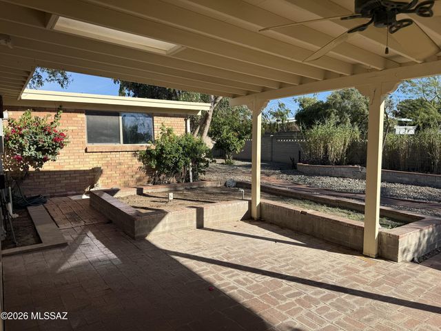 9432 E El Cajon Drive, Tucson, AZ 85710