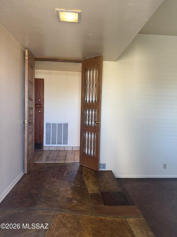 9432 E El Cajon Drive, Tucson, AZ 85710