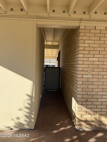 9432 E El Cajon Drive, Tucson, AZ 85710