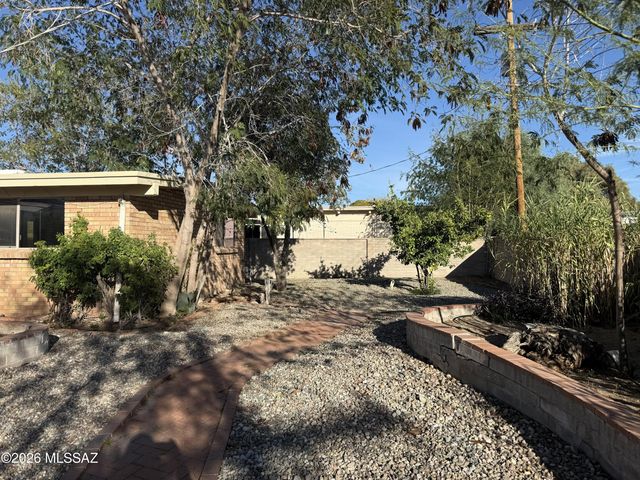 9432 E El Cajon Drive, Tucson, AZ 85710