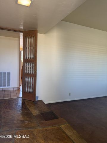 9432 E El Cajon Drive, Tucson, AZ 85710