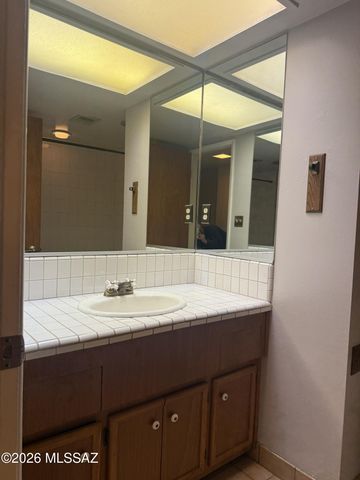 9432 E El Cajon Drive, Tucson, AZ 85710