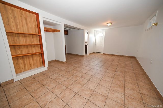 1087 Esther Street, Franklin Square, NY 11010