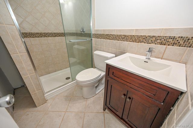 1087 Esther Street, Franklin Square, NY 11010