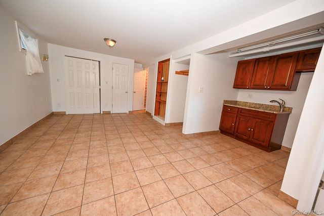 1087 Esther Street, Franklin Square, NY 11010