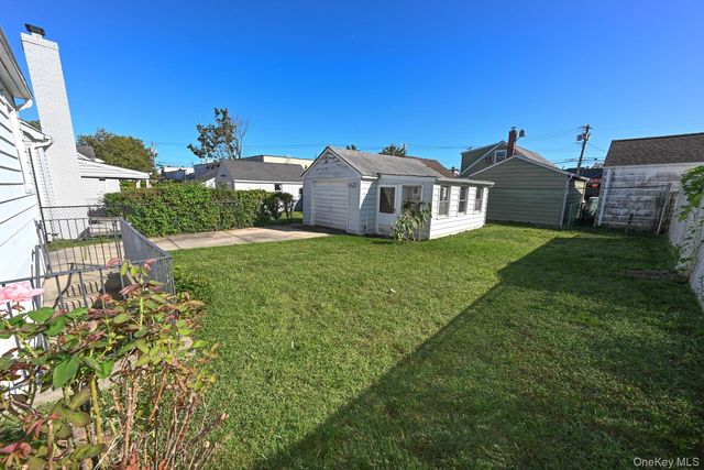 1087 Esther Street, Franklin Square, NY 11010