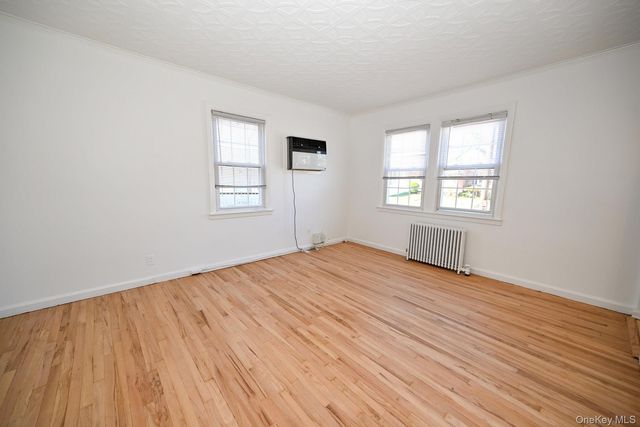 1087 Esther Street, Franklin Square, NY 11010