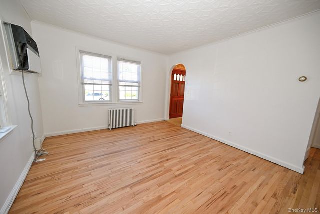 1087 Esther Street, Franklin Square, NY 11010