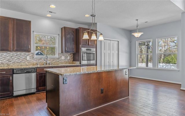 104 Bella DR, Chesapeake, VA 23322